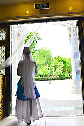 男人用困困怼女人：“笑解尴尬，困困表情包助力人际和谐之道”