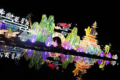 天天日天天日天天操：“健身社交平台引热议：独特互动引发内容争议，平台紧急应对维护网络安全”-4
