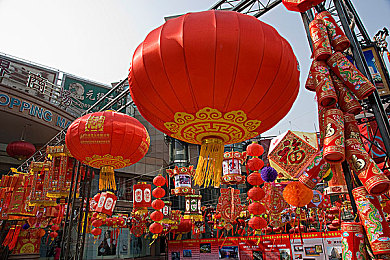 国精品产品二三四区的特点：国货精品新潮流，二三四区魅力引领时尚风向标-4