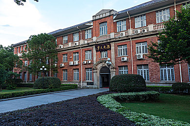男同调教sm：揭秘边缘性文化：男同调教背后的情感与心理成长之旅-5