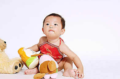蜜乳一区二区三区：乳业争霸：三区域风云录