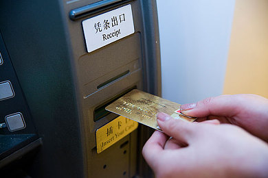 男女机机对机机：虚拟邂逅，智慧牵线——社交新纪元下的互动革新之旅