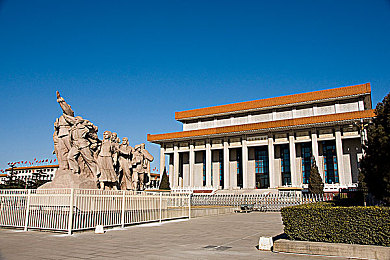 黑夜不打烊官网tttzzz：惊悚游戏新篇章：揭秘《黑夜不打烊》官网魅力，勇闯未知黑暗世界