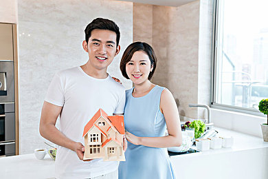 上官婉儿拿一支笔搞自己下直：《王者荣耀》婉儿舞动笔尖，揭秘惊悚隐身杀敌绝技