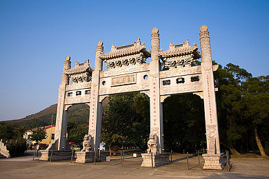 左手影院：左右对称奇境，全息幻影盛宴，沉浸式观影新纪元