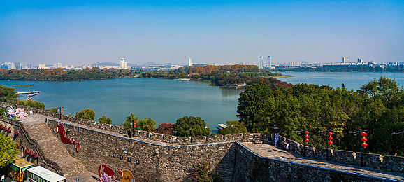 人妻健身房Yin乱：身心焕新，互动健身乐园：探秘都市女性的独特健身体验