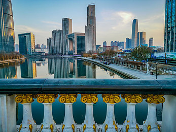 老阿姨拍拍WW：复古像素风来袭！温馨冒险游戏《老阿姨之旅》引玩家热议-1
