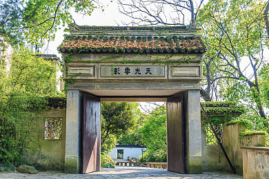 久久九九热：《九九城》夏日火爆：千年古城魅力探险之旅引热议-2