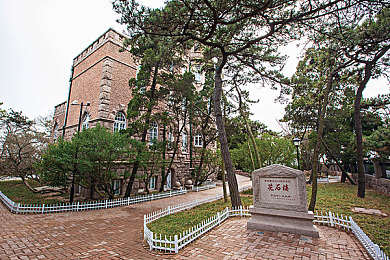99r热视频：揭秘网络热议：“99元挑战”现象背后的文化现象与舆论影响-1