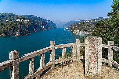 免费十大黄片：揭秘网络陷阱：“免费资源”背后的风险与危害，网民需提高警惕！