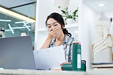 男总裁憋尿的婬奴生活：独特视角解密都市生活，探索《憋尿帝国》新颖游戏乐趣-1