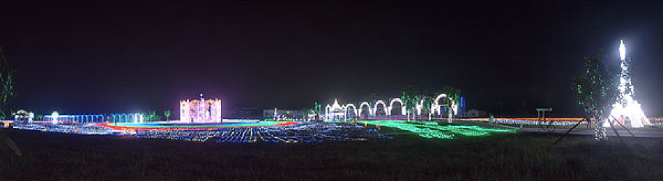 挠女警察脚心文章：“脚心互动新风尚，轻松游戏拉近心距体验之旅”-3