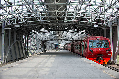 yw193.com尤物蜜桃：游戏网站跨界新宠，尤物蜜桃走红市场引热议-2