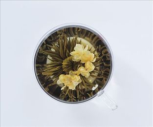 办公室跪下拉开拉链吃应用的优点：高效用餐，职场新风尚，健康工作两不误-2
