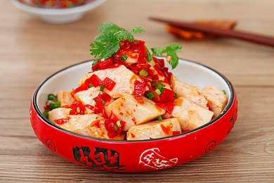 情圣截的一段小视频是什么歌：网络热议：神秘短视频背景音乐揭秘，经典情歌《十年》引发回忆狂潮-2