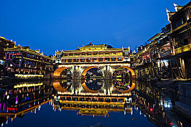 黄色软件下载3.0.3每天无限次破解版大全：破解风潮激荡，版权之盾待铸：破解版软件泛滥背后的产业危机与法律挑战