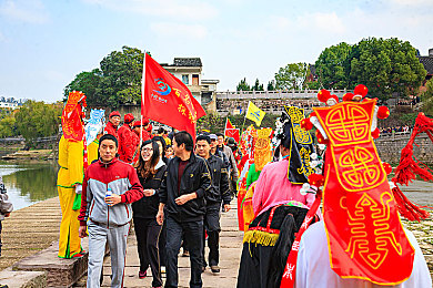 国产传媒AV：数字潮流新风尚，传媒盛宴等你来-1
