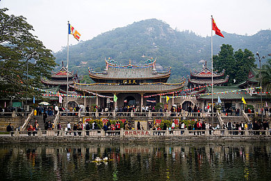 色综合久久88色综合天天：畅游游戏乐园，尽享＂多彩世界快乐启航-4