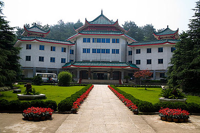 公交车上性XXXXSSSS：“笑点连连公交行，趣味应用新体验，轻松笑翻天，快乐每一程”-2
