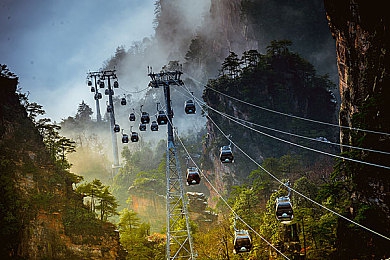 夏天摩托车载岳回姥姥家：夏日亲情之旅，摩托车绘就温馨画卷-2