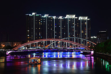胸片曝光2025年已更新：视觉盛宴升级，互动畅游新体验——胸片新纪元-3