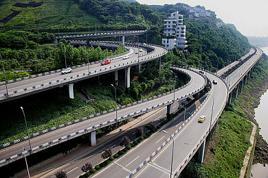 异地恋见面有多猛知乎：远隔千里，情意绵绵：异地恋首聚甜蜜冒险记