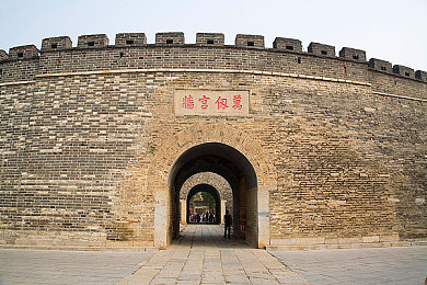 亚洲精品一卡二卡：卡片王国风潮涌动，潮流游戏领航新风尚-4