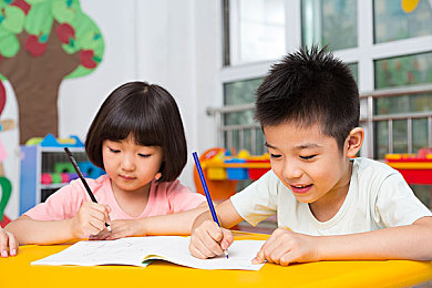 学院时间暂时1—6：疫情下高校迅速调整教学计划，线上线下并行保障学子学业，社会关注教育创新举措-2