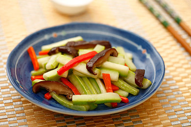 天美麻花果冻,麻花传苏：苏城新宠：麻花果冻跨地域传承，味蕾盛宴引发热议-4