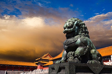 免费阅黄色软件下载：《幻影猎手》隐藏福利大揭秘：探索挑战背后的额外惊喜，挑战游戏极限！-4