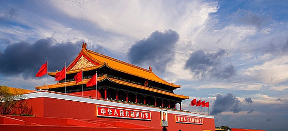 网站黄色软件：网络迷雾中的清朗守护：揭秘与防范隐秘色情威胁-1